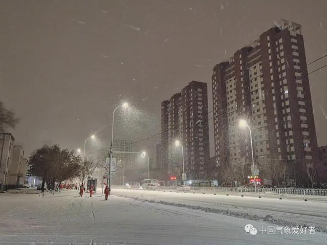 北极涡旋再赴我国强大的冷空气要动身了！然而这次完全不一样